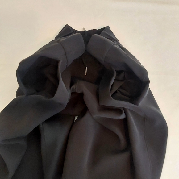 Lululemon On The Fly Crop Pants - Picture 9 of 14